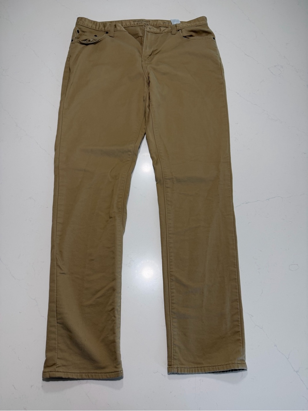Banana Republic Men's Chino Pants in Khaki Tan